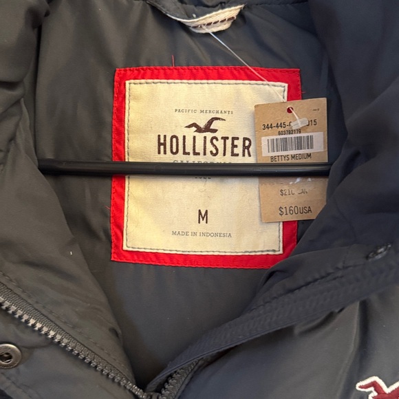 Hollister Women’s Dark Gray Puffer Jacket with Faux Fur Trim - Picture 3 of 5